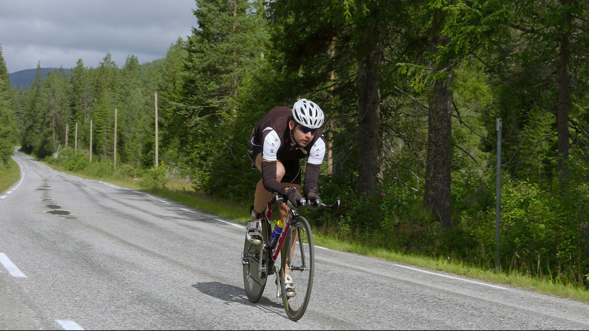 萨拉赫赛点兑现，切尔西淘汰曼城晋级四强，主帅激动落泪